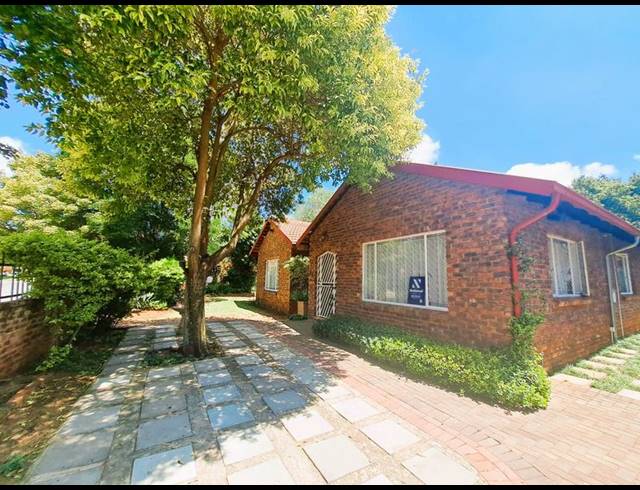 3 BEDROOM HOUSE FOR SALE IN HEUWELOORD